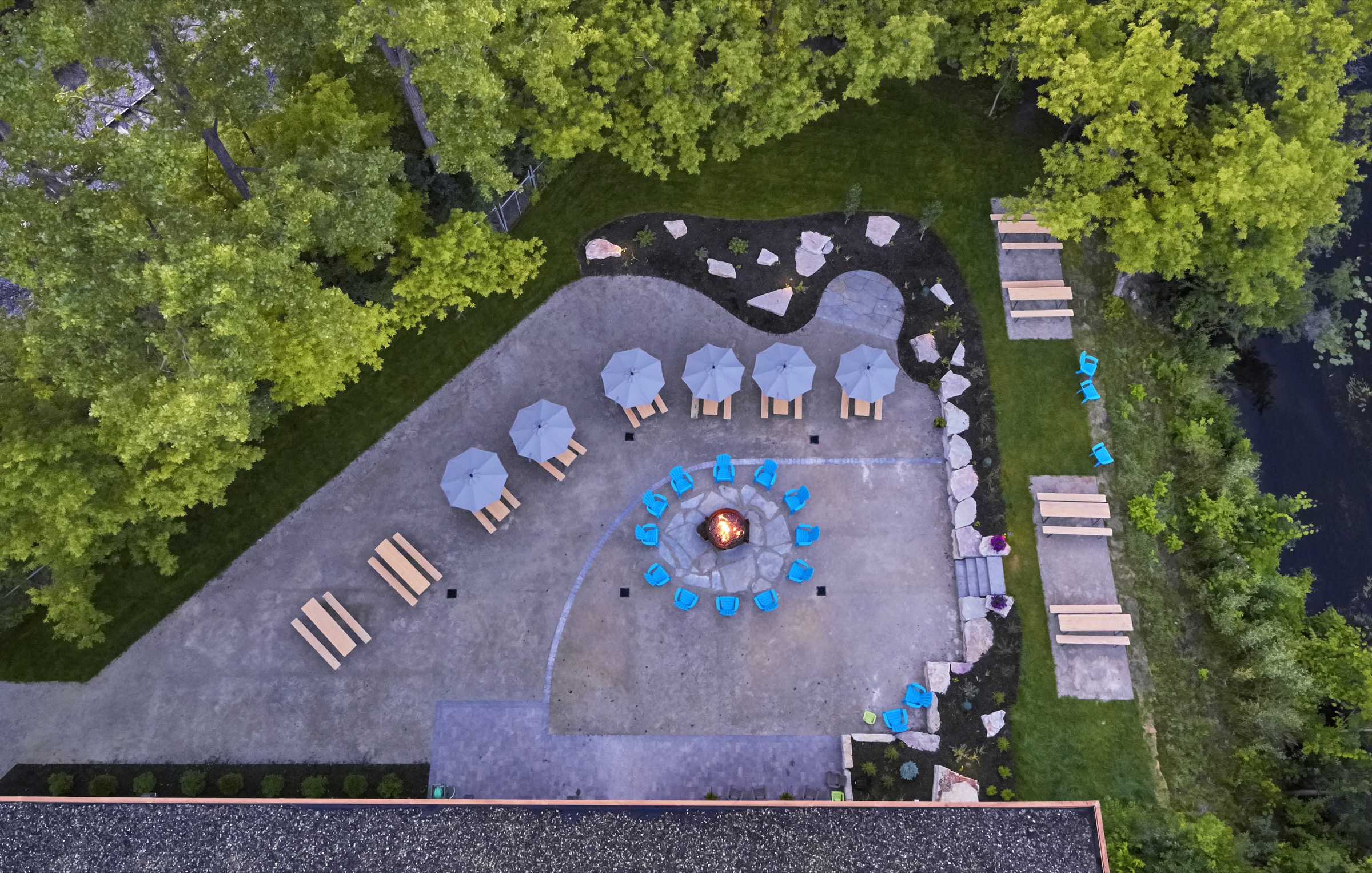 Aerial image showing the outdoor seating area at Utepils